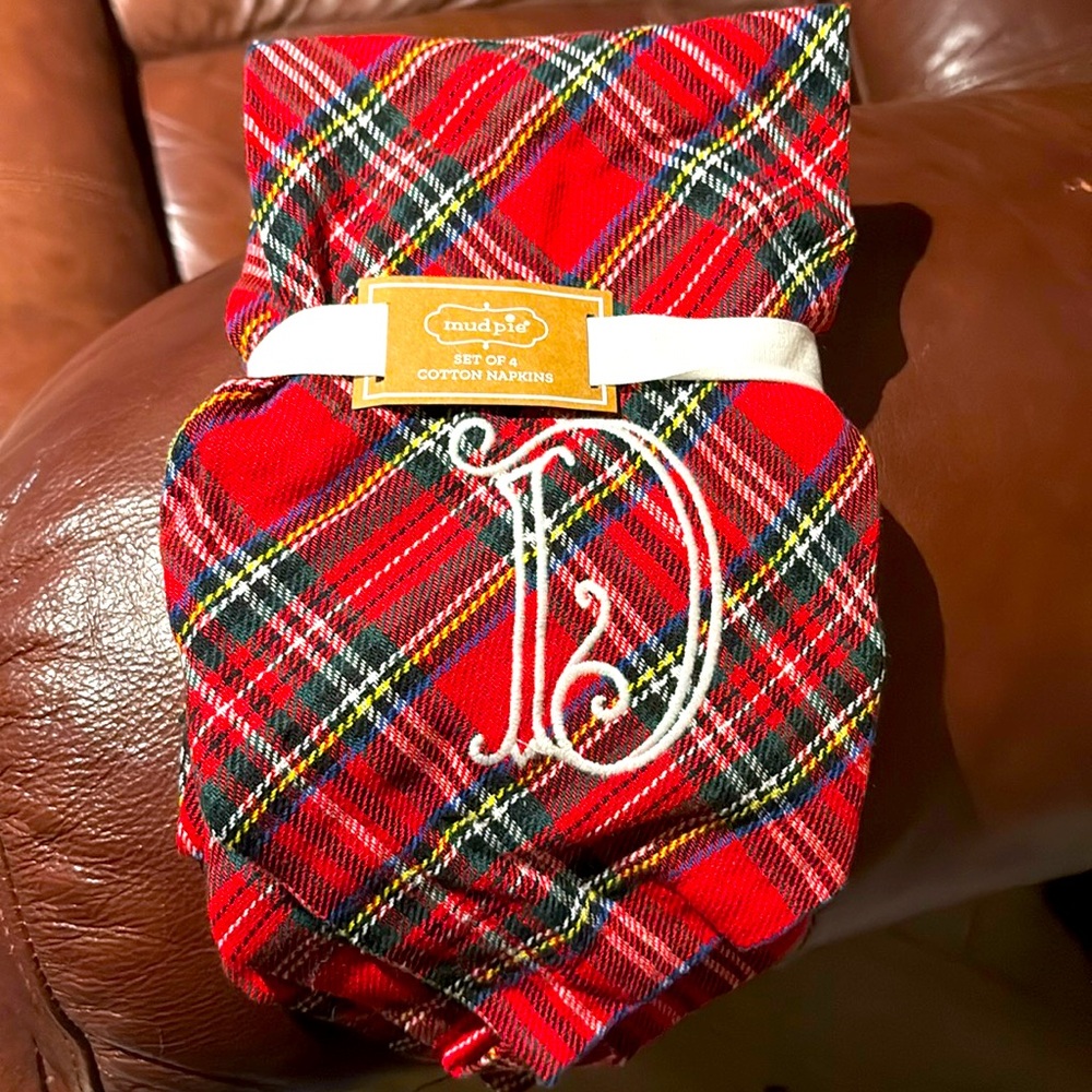 4 square dinner napkins monograms with the letter “D”